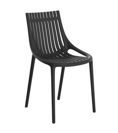 Silla Ibiza de Vondom en acabado negro, imagen de estudio.