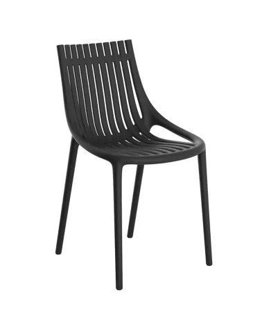 Silla Ibiza de Vondom en acabado negro, imagen de estudio.