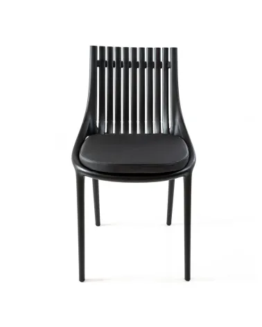 Silla Ibiza de Vondom en acabado negro con cojín, imagen frontal.