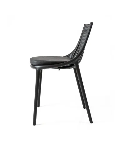 Silla Ibiza de Vondom en acabado negro con cojín, imagen lateral.