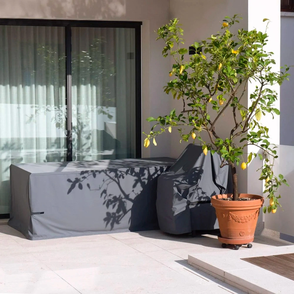 Ejemplo de uso de fundas protectoras para muebles de exterior