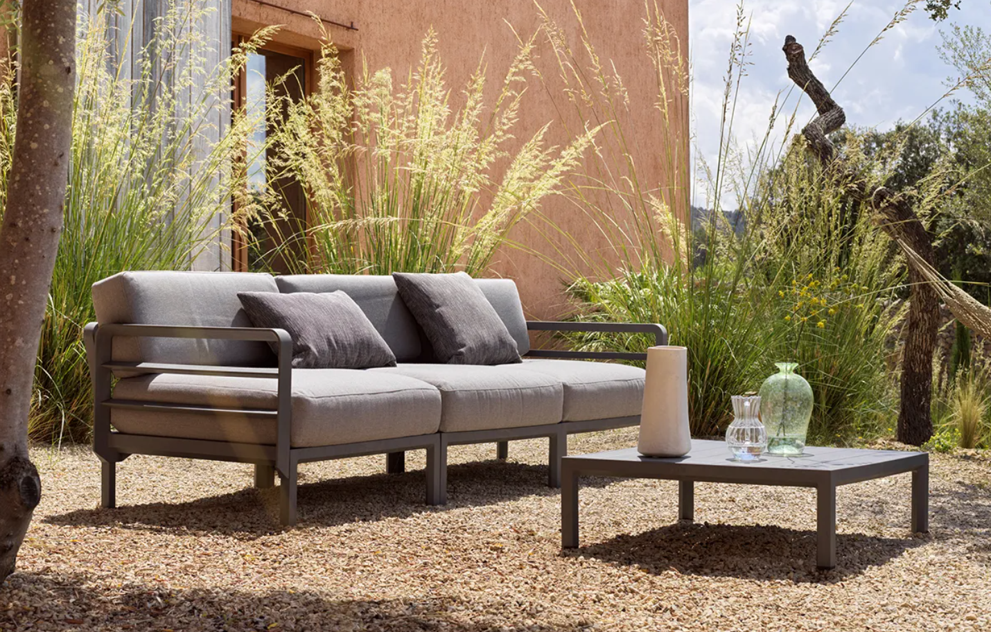 Muebles de jardín en ambiente